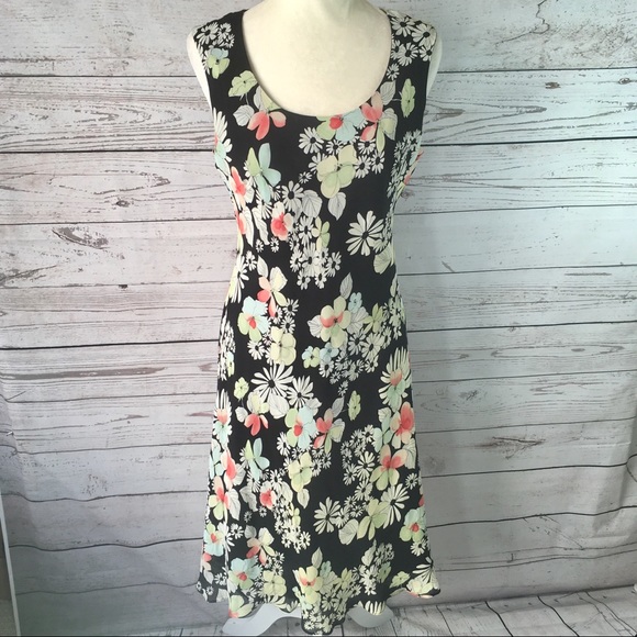 Jones Wear Dresses & Skirts - Jones wear floral midi sleeveless dress